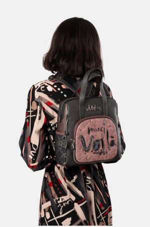 Дамска раница Anekke Parisian 41815-287 при носене